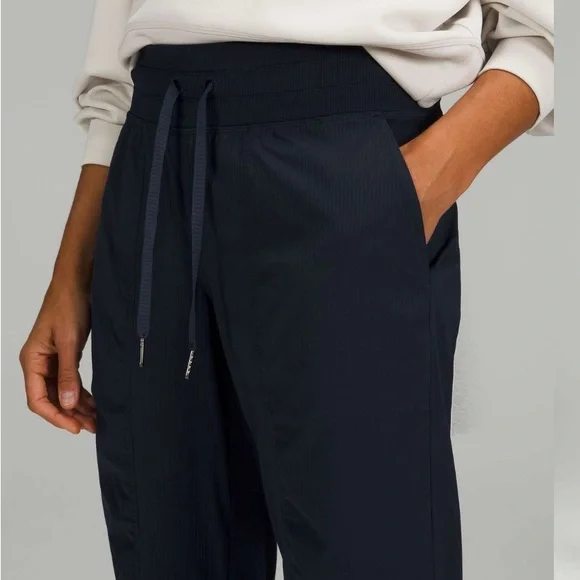 Lululemon Dance Studio Mid-Rise Jogger True Navy size 6 EUC - Picture 3 of 5